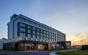 Holiday Inn Express Montreal Airport - St-Laurent By Ihg